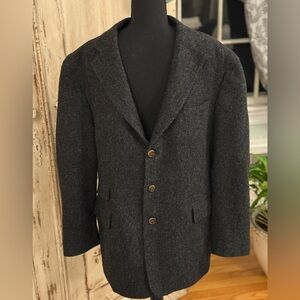 McKenzie Tribe Men wool/alpaca timeless sports jacket with leather trim. Gray. L